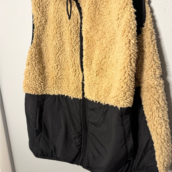 Lou & Grey Tan and Black Teddy vest - Picture 2 of 4